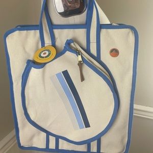 NWT Tangerine Pickle ball Bag. Canvas blue and cream